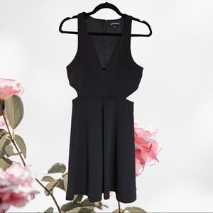 Super flattering Fit & Flare cut out Dress by Express - Sz 6